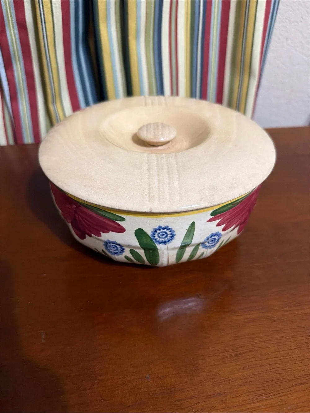 Nimy Imperiale Royal Stick Bowl with Lid. Made in Belgium. 7x3”